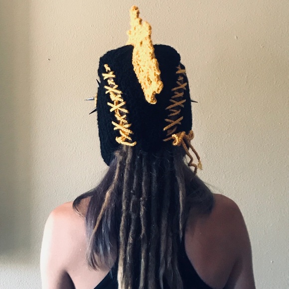 Handmade Crochet Steampunk Gas Mask - Picture 5 of 6